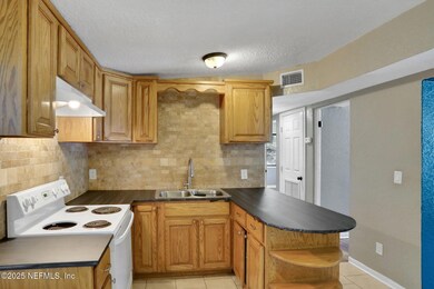 4206 Lockhart Dr N, Jacksonville, FL 32209 - photo 7