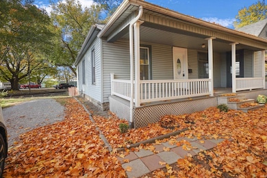 215 N Fort Wayne Ave, Warsaw, IN 46580 - photo 2