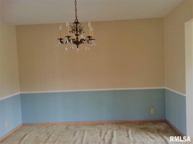 28 Oakbrook Place, Bettendorf, IA 52722 - photo 5