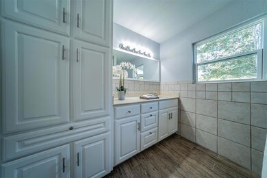 880 Russell Ln, Bedford, TX 76022 - photo 7