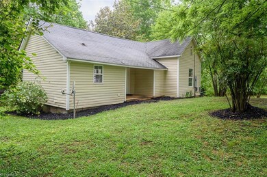 2002 Craven St, Ramseur, NC 27316 - photo 7