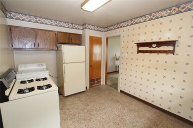 904 N 16th St, Mattoon, IL 61938 - photo 3