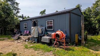 Cabin on 13 acres012