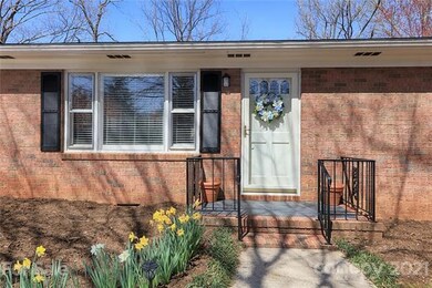 3301 Windsor Place, Statesville, NC 28625 - photo 4