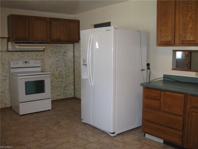 334 Erieview Blvd, Sheffield Lake, OH 44054 - photo 5