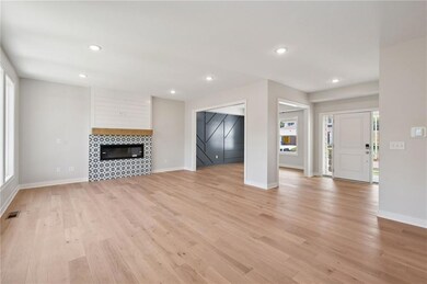 903 Reed Dr, Raymore, MO 64083 - photo 5