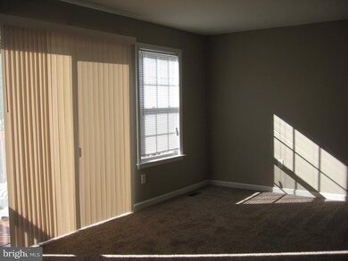 39 Dunrobin Dr, Martinsburg, WV 25405 - photo 5