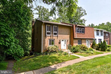 3015 Mission Square Dr, Fairfax, VA 22031 - photo 2