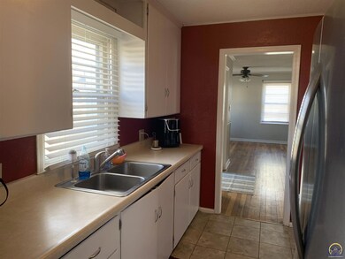 3711 SW Sena Dr, Topeka, KS 66604 - photo 7