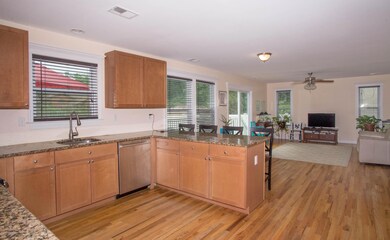 _RMJ9268.jpg kitchen
