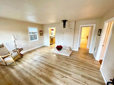 363 NW Columbia St, Bend, OR 97701 - photo 4