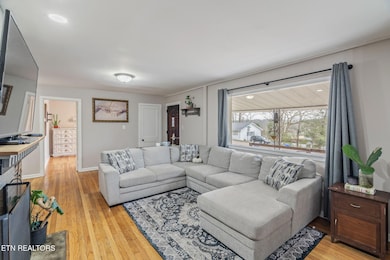 201 W Fairview Rd, Oak Ridge, TN 37830 - photo 6