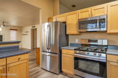 Gas Range/SS Appliances