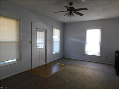 #351 Living Room 15x19