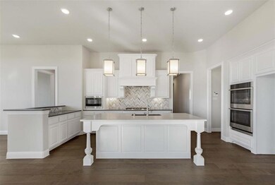 046905Broomedge243E