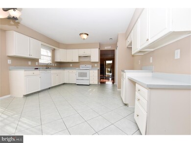 11 Winfield Cir, Sewell, NJ 08080 - photo 3