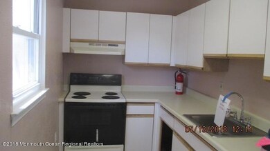 KITCHENwFIREEXTINGUSHER