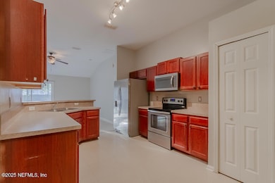 8038 Welbeck Ln, Jacksonville, FL 32244 - photo 4