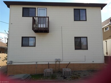 Nice looking home from all sides.Separate AC units