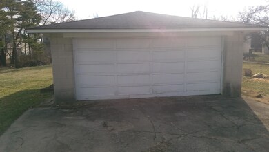 1591 E Gates garage