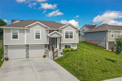 616 Johnston Pkwy, Raymore, MO 64083 - photo 3