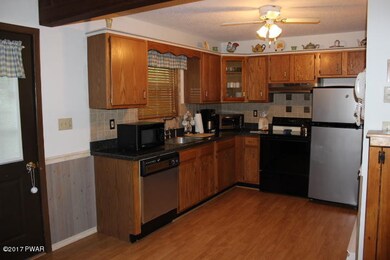 384 Underwood Ln, Hamlin, PA 18427 - photo 3