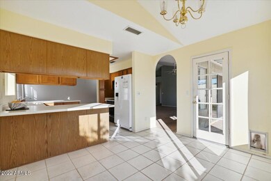 Eat-In Kitchen