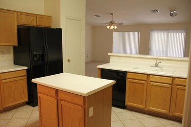Side-by-Side Refrigerator/Freezer