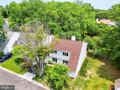 1496 Roundleaf Ct, Reston, VA 20190 - photo 4