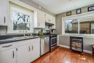 009-Kitchen-5618609-large