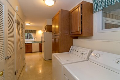 828 Sassafras Ln Niles MI-large-006-9-Sa