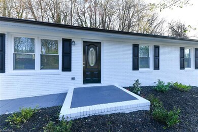 411 Roanoke St, Reidsville, NC 27320 - photo 4