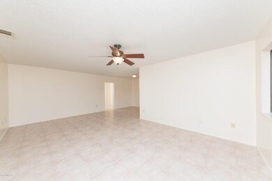 4 Family & Dining Room 1