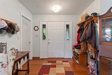 Large entryway with 4x6 entry closet for storage