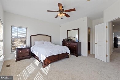 7903 Crescent Park Dr unit 130, Gainesville, VA 20155 - photo 5