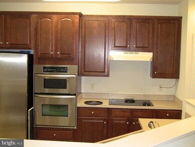 3550 Carriage Walk Ln unit 49-D, Laurel, MD 20724 - photo 3