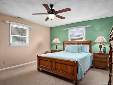 27 Fieldcrest Cir, Asheville, NC 28806 - photo 7