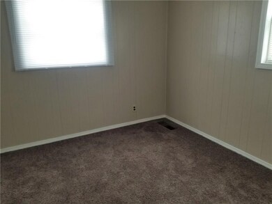 607 E Pine St, Muncie, IN 47303 - photo 6