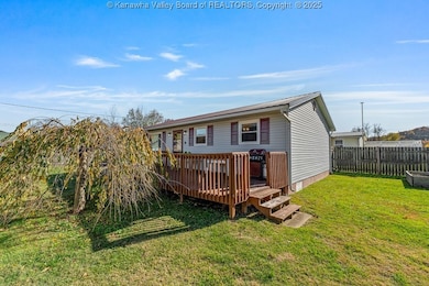 244 A Ivywood St, Eleanor, WV 25070 - photo 2