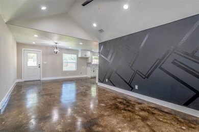 816 W Coffin St, Denison, TX 75020 - photo 4