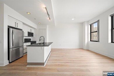 4 Beacon Way unit 1407, Jersey City, NJ 07304 - photo 6