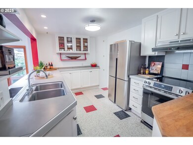 2346 Monroe St, Eugene, OR 97405 - photo 7