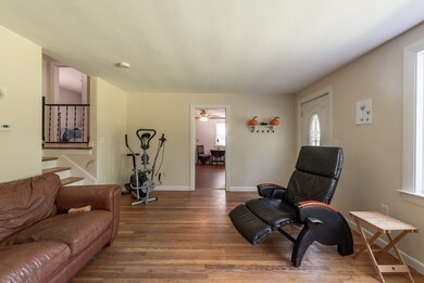 221 W Washington St, Hanson, MA 02341 - photo 4