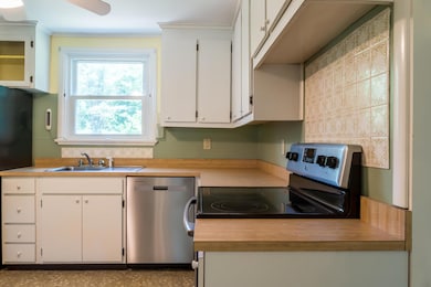 13-Kitchen (4 of 6)