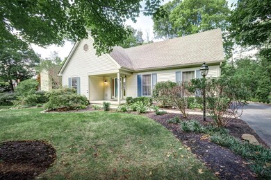 02 - 2784 Lakinhurst Drive-2.jpg
