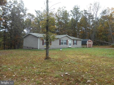 852 Plum Tree Ln, Berkeley Springs, WV 25411 - photo 4