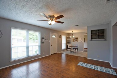 612 Hallvale Dr, Fort Worth, TX 76108 - photo 4