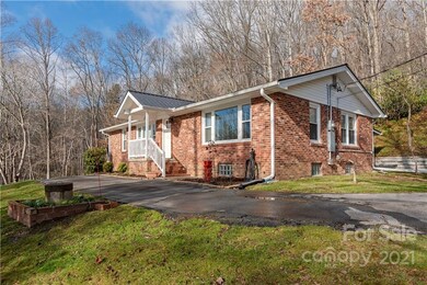 300 Centerway Dr, Hendersonville, NC 28792 - photo 3