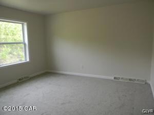 606 E Hancock St, Saint Clair, PA 17970 - photo 6