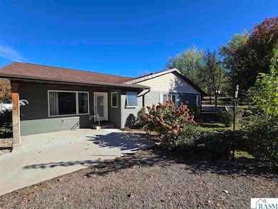 705 1st St N, Waterville, MN 56096 - photo 2